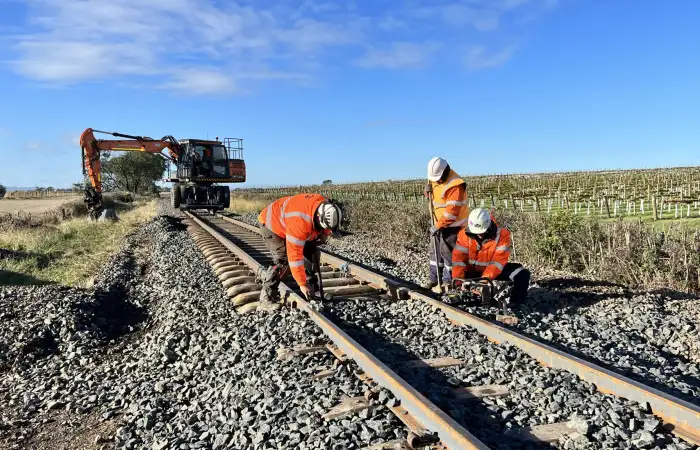 4026 South Rail and Mudhole Removal 4